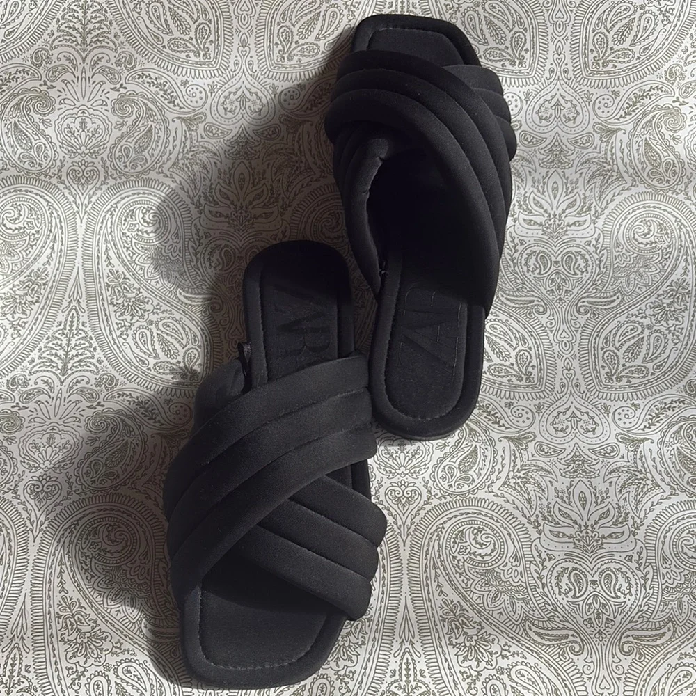 Zara Black Quilted Slide Sandals Size 39 - 8.5 - Picture 5 of 8